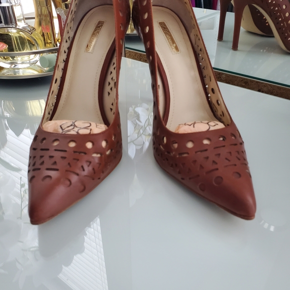 BCBGeneration Brown Laser-Cut Heels Sz 10 Euc - Picture 3 of 7